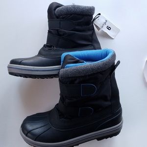 Snow boots